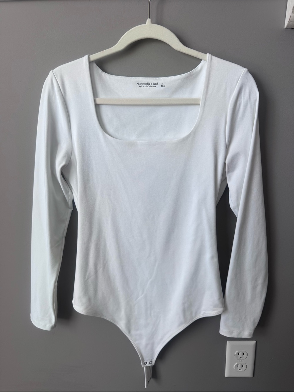 Abercrombie & Fitch White Long-Sleeve Square Neck Bodysuit LG